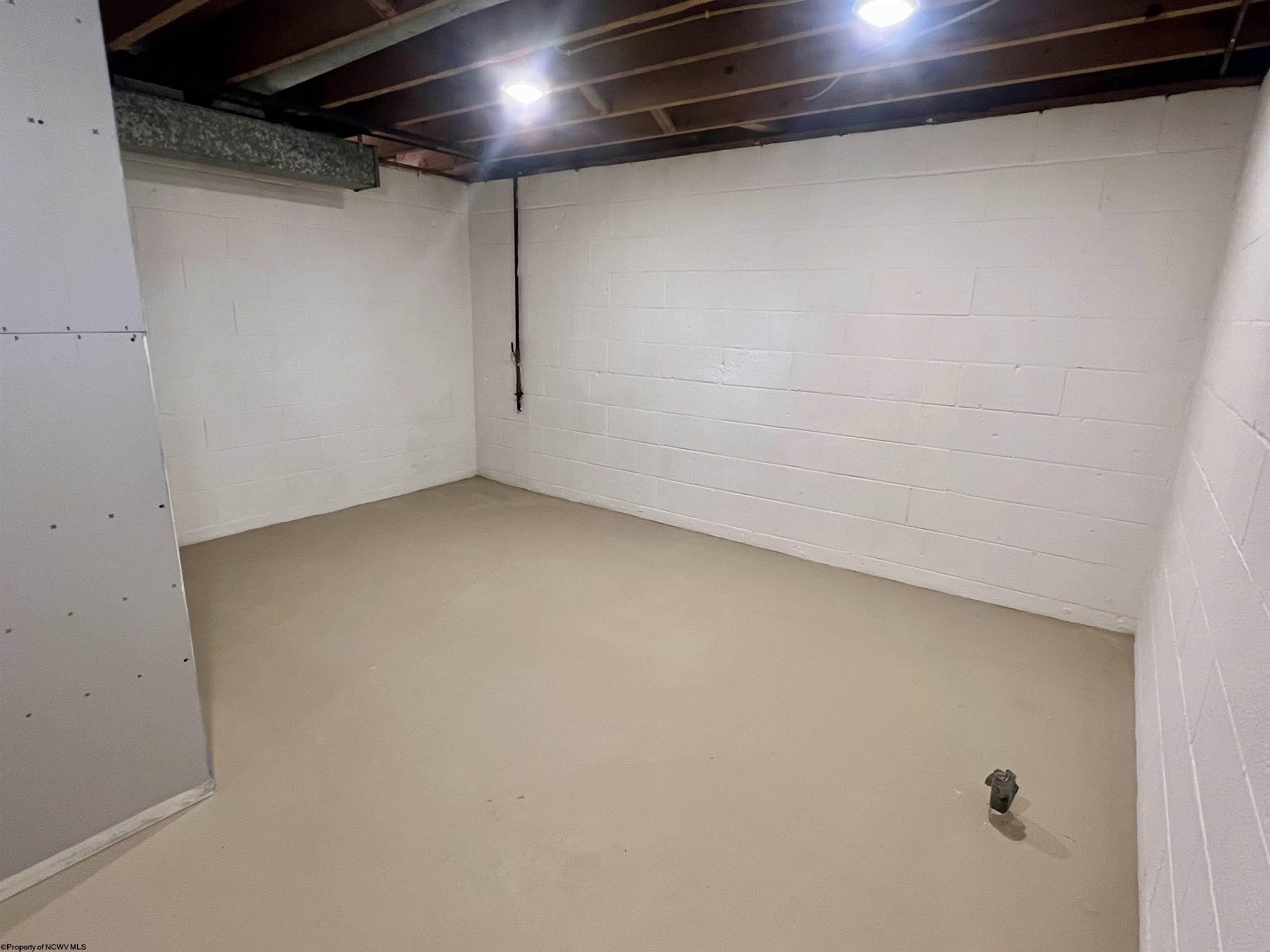 Morgantown, West Virginia 26501, United States, 3 Bedrooms Bedrooms, ,2 BathroomsBathrooms,Residential,Contingent,51741