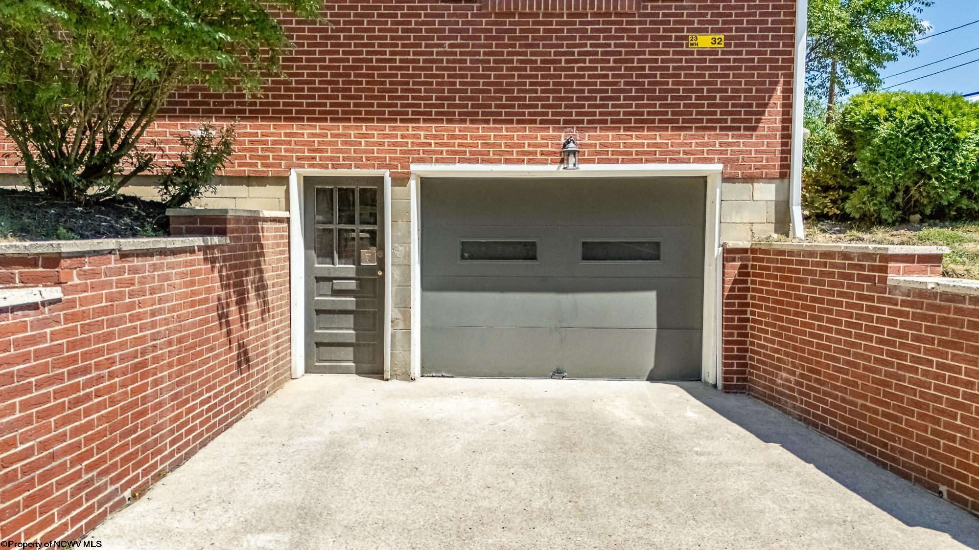 Morgantown, West Virginia 26501, United States, 3 Bedrooms Bedrooms, ,2 BathroomsBathrooms,Residential,Contingent,51741