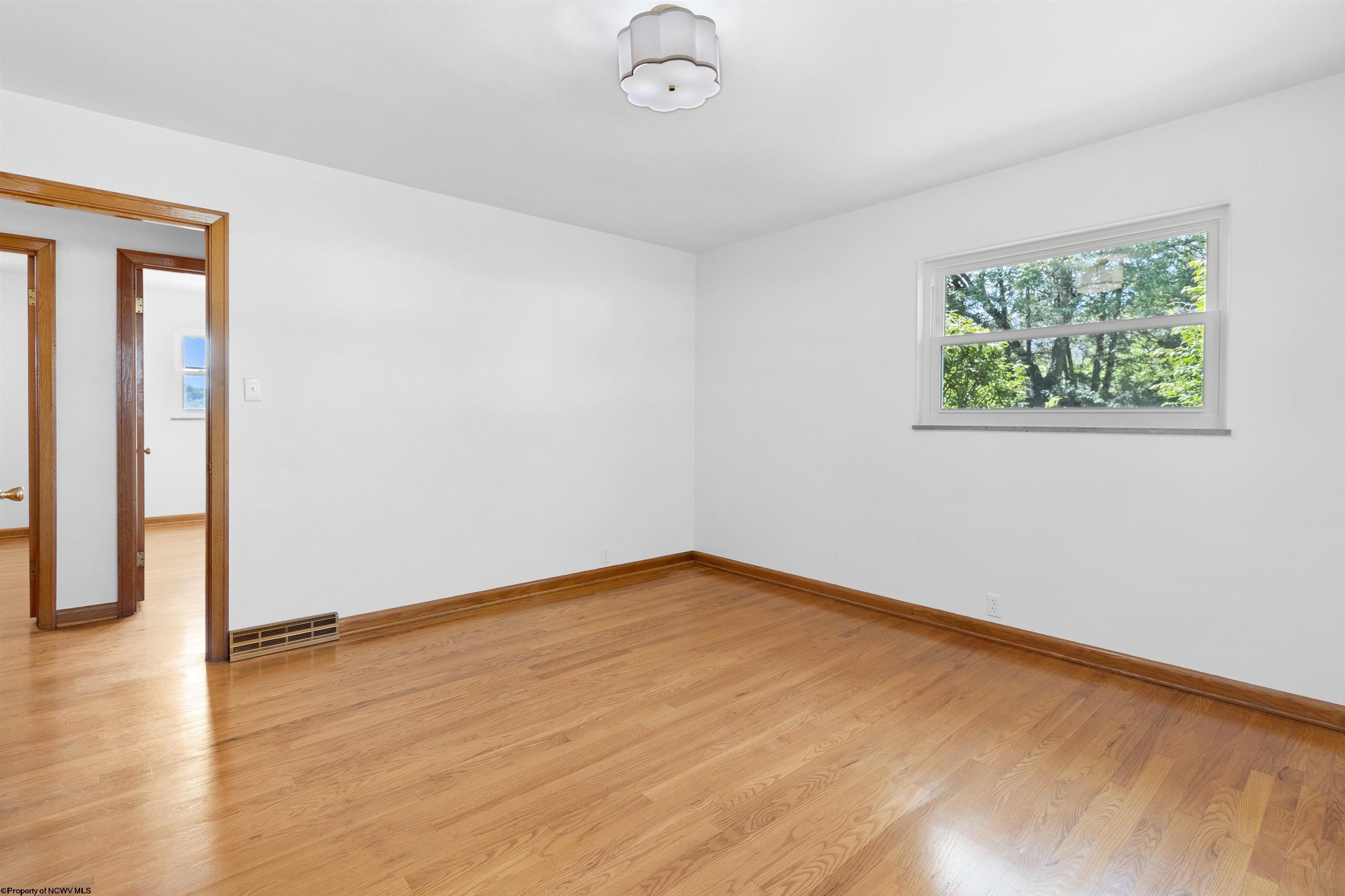 Morgantown, West Virginia 26501, United States, 3 Bedrooms Bedrooms, ,2 BathroomsBathrooms,Residential,Contingent,51741