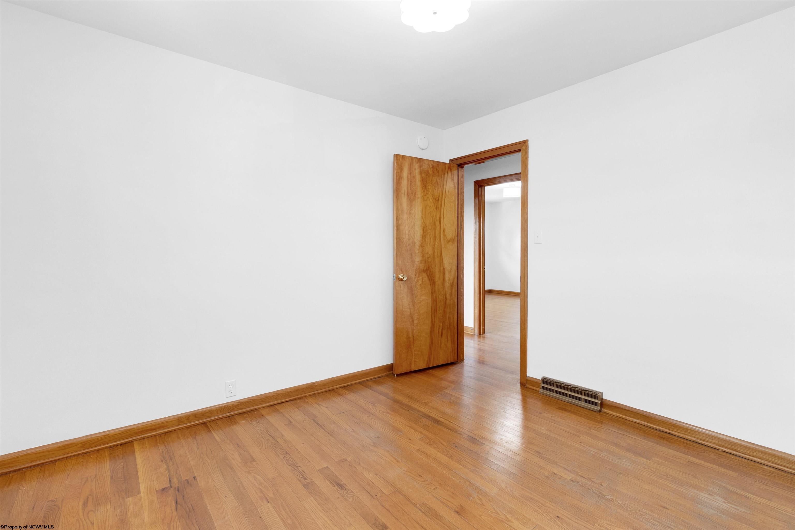 Morgantown, West Virginia 26501, United States, 3 Bedrooms Bedrooms, ,2 BathroomsBathrooms,Residential,Contingent,51741