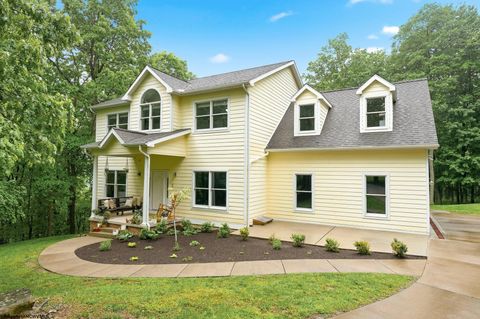 Photo of 5 Squirrel Lane, Morgantown, WV 26508 (MLS # 10165023)