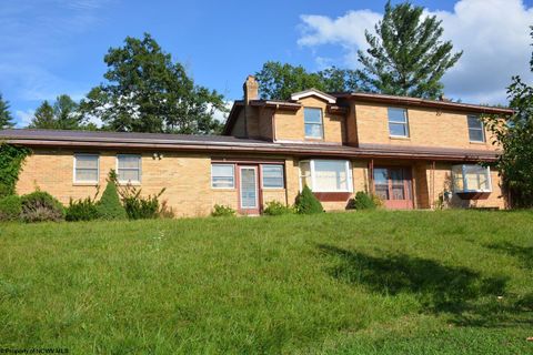 Photo of 186 Kennedy Street, Elkins, WV 26241 (MLS # 10161312)