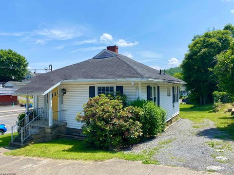 Photo of 99 Russell Street, Fairmont, WV 26554 (MLS # 10161429)