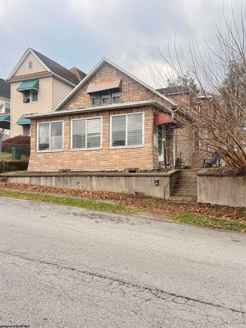 Photo of 605 Walnut Avenue, Fairmont, WV 26554 (MLS # 10162602)