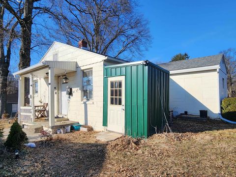 Photo of 305 Riverview Avenue, Morgantown, WV 26501 (MLS # 10163524)