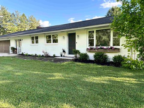 Photo of 2310 Staunton Parkersburg Turnpike, Huttonsville, WV 26273 (MLS # 10164106)