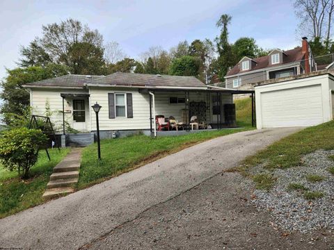 Photo of 725 Milford Street, Clarksburg, WV 26301 (MLS # 10161792)