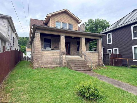 Photo of 221 Lincoln Street, Grafton, WV 26354 (MLS # 10165017)
