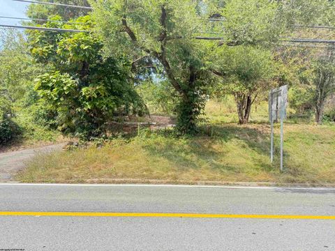 Photo of 1672 Milford Street, Clarksburg, WV 26301 (MLS # 10161574)