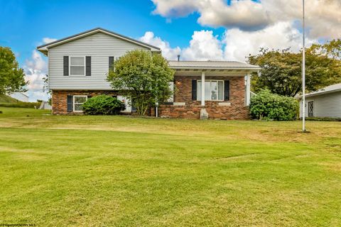 Photo of 9 Townsend Lane, Morgantown, WV 26508 (MLS # 10161423)
