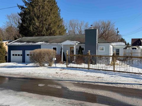 Photo of 1 Knapp Street, Elkins, WV 26241 (MLS # 10162637)