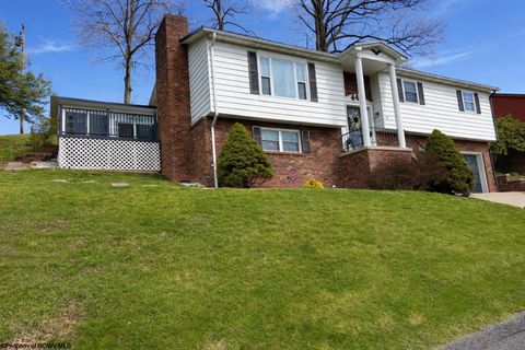 Photo of 34 Hollen Circle, Fairmont, WV 26554 (MLS # 10163856)