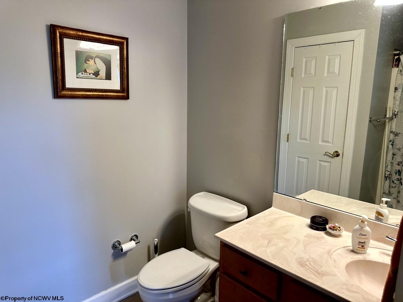 Morgantown, West Virginia 26508, United States, 2 Bedrooms Bedrooms, ,3 BathroomsBathrooms,Residential,Active,234659