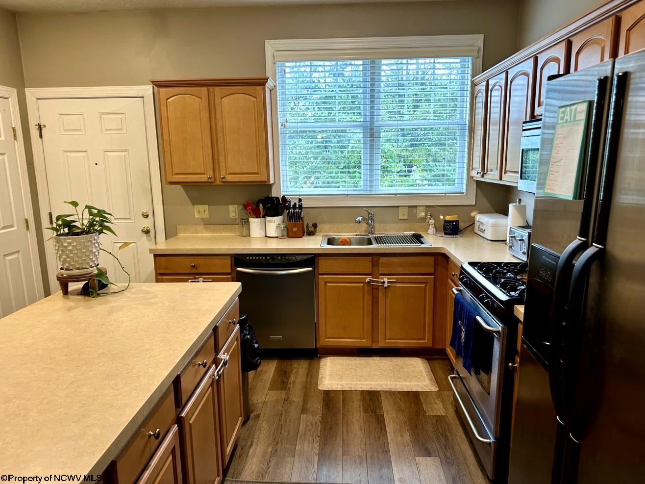 Morgantown, West Virginia 26508, United States, 2 Bedrooms Bedrooms, ,3 BathroomsBathrooms,Residential,Active,234659