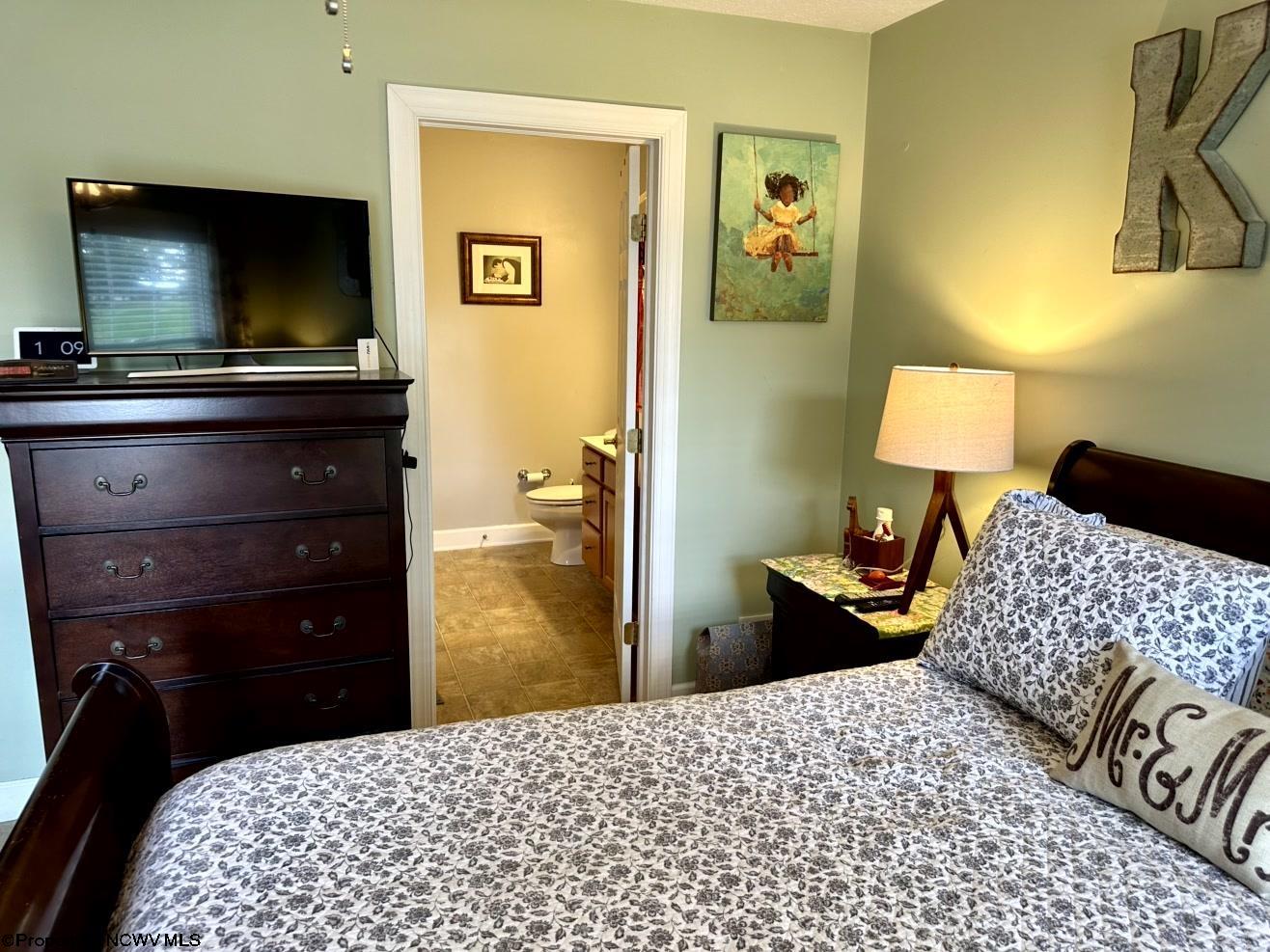 Morgantown, West Virginia 26508, United States, 2 Bedrooms Bedrooms, ,3 BathroomsBathrooms,Residential,Active,234659