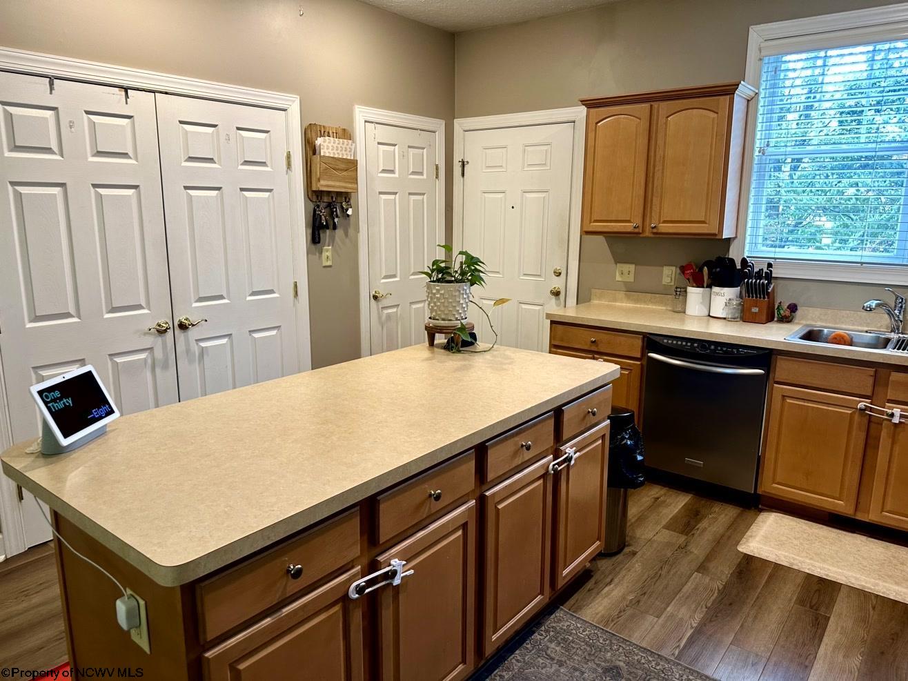 Morgantown, West Virginia 26508, United States, 2 Bedrooms Bedrooms, ,3 BathroomsBathrooms,Residential,Active,234659