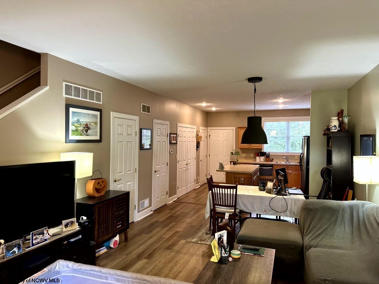 Morgantown, West Virginia 26508, United States, 2 Bedrooms Bedrooms, ,3 BathroomsBathrooms,Residential,Active,234659