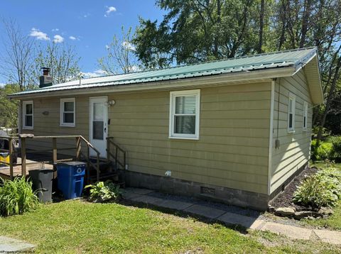 Photo of 152 Spruce Street, Parsons, WV 26287 (MLS # 10162988)