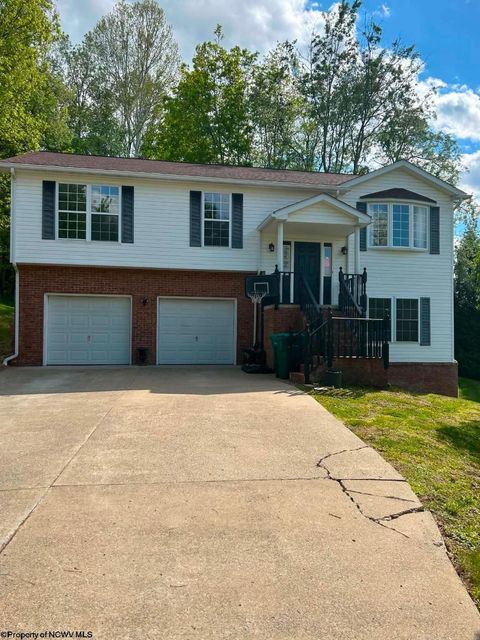 Photo of 1002 Sherwood Circle, Bridgeport, WV 26330 (MLS # 10164767)