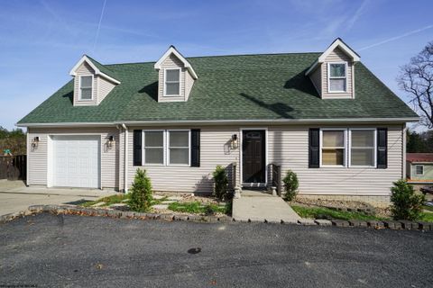 Photo of 256 Spring Street, Morgantown, WV 26505 (MLS # 10164609)
