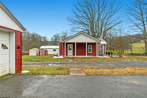 Photo of 232 Kelly Road, Morgantown, WV 26508 (MLS # 10162786)