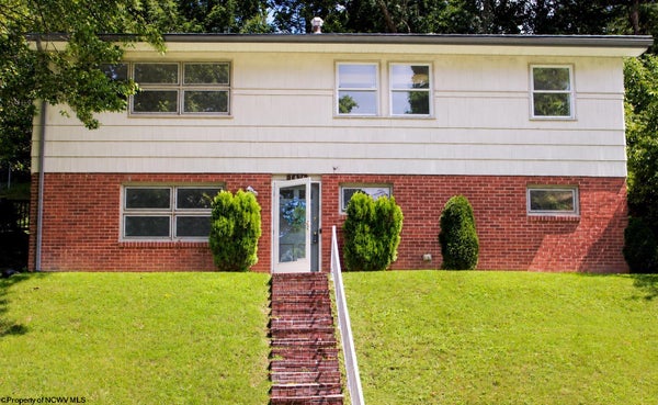 1476 EASTERN AVE, MORGANTOWN, WV 26505 - Image e7e5c31ae3cd0790db89baa319c0e46c/3246685232