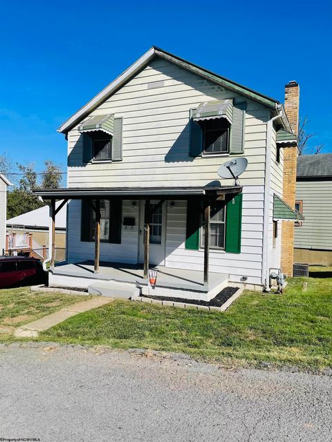 Photo of 3 Hess Court, Fairmont, WV 26554 (MLS # 10161884)