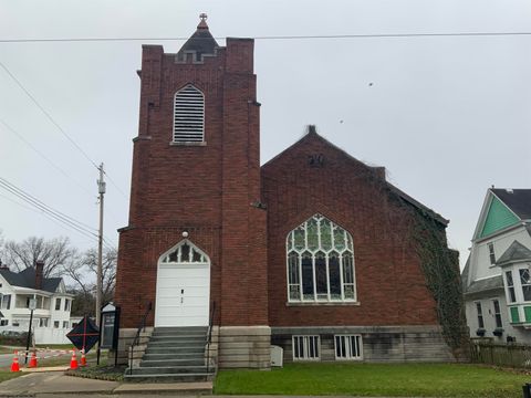 Photo of 125 Meigs Avenue, Clarksburg, WV 26301 (MLS # 10162754)