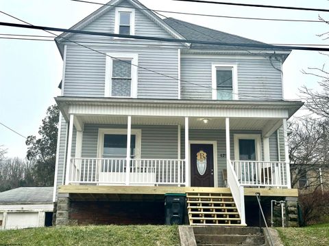 Photo of 425 Hornor Avenue, Clarksburg, WV 26301 (MLS # 10162711)