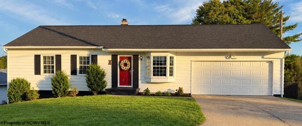 1614 CRESTMONT CIR, FAIRMONT, WV 26554 - Image ef2ec151a1df307cd17da10e0873985c/4163028475