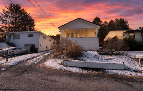 Photo of 1412 Hood Street, Fairmont, WV 26554 (MLS # 10163111)