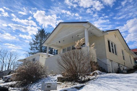 Photo of 1412 Hood Street, Fairmont, WV 26554 (MLS # 10163111)