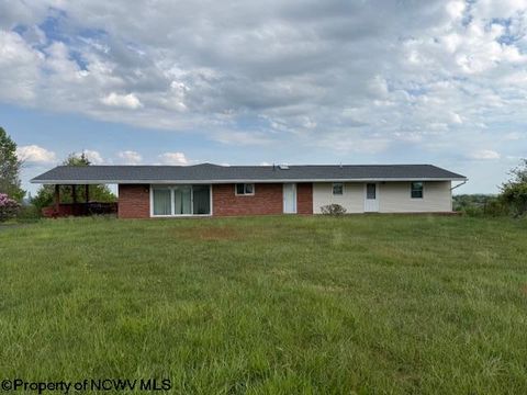 Photo of 15 Pine Ridge Lane, Fairmont, WV 26554 (MLS # 10164655)