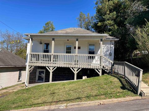 Photo of 129 Thorn Street, Clarksburg, WV 26301 (MLS # 10161933)