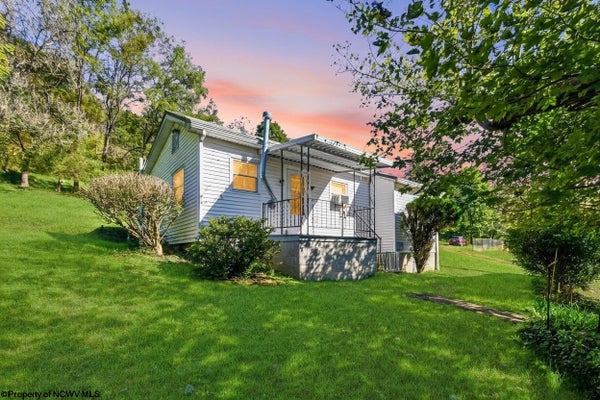 251 PEARL FELTON LN, GRAFTON, WV 26354 - Image f62ca64d703085824b7947f7eec1bdfd/3654375012