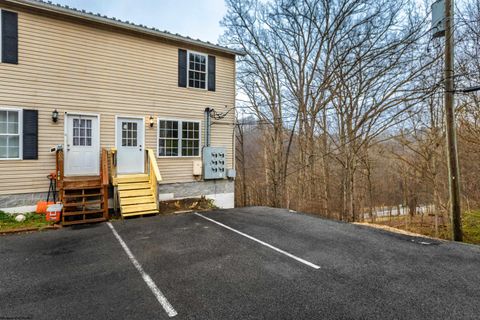 Photo of 611 Vista Oaks Drive, Fairmont, WV 26554 (MLS # 10163771)