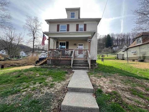 Photo of 202 Meadow Avenue, Mannington, WV 26582 (MLS # 10163729)