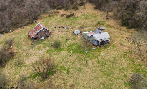 596 PURDYS RUN RD, SHINNSTON, WV 26431 - Image f9baafb6b136f1ed59fc4e8e98b571e8/2765231697