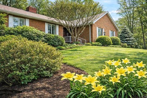 Photo of 959 Southpoint Circle, Morgantown, WV 26505 (MLS # 10163769)