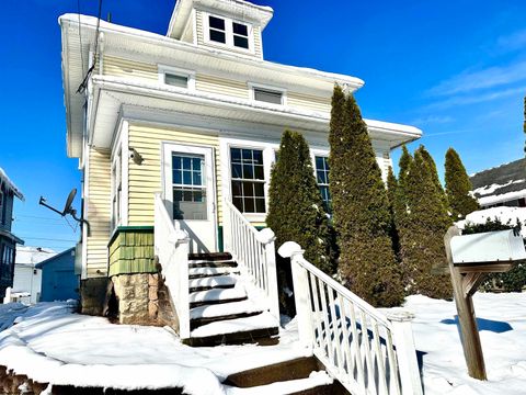 Photo of 522 Kuhl Avenue, Clarksburg, WV 26301 (MLS # 10162798)