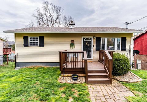 Photo of 1032 Montrose Avenue, Morgantown, WV 26505 (MLS # 10163909)