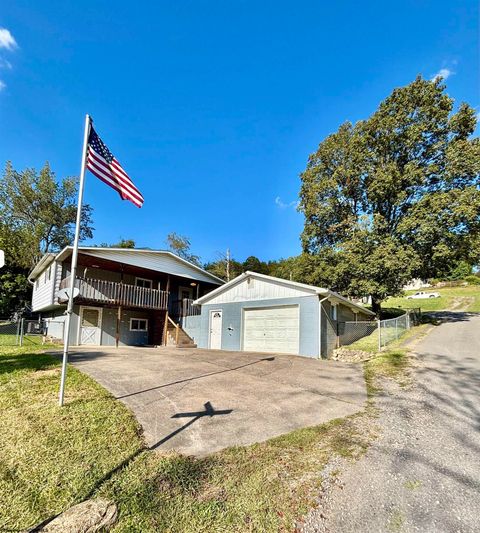 Photo of 213 Ivy Street, Morgantown, WV 26501 (MLS # 10161470)