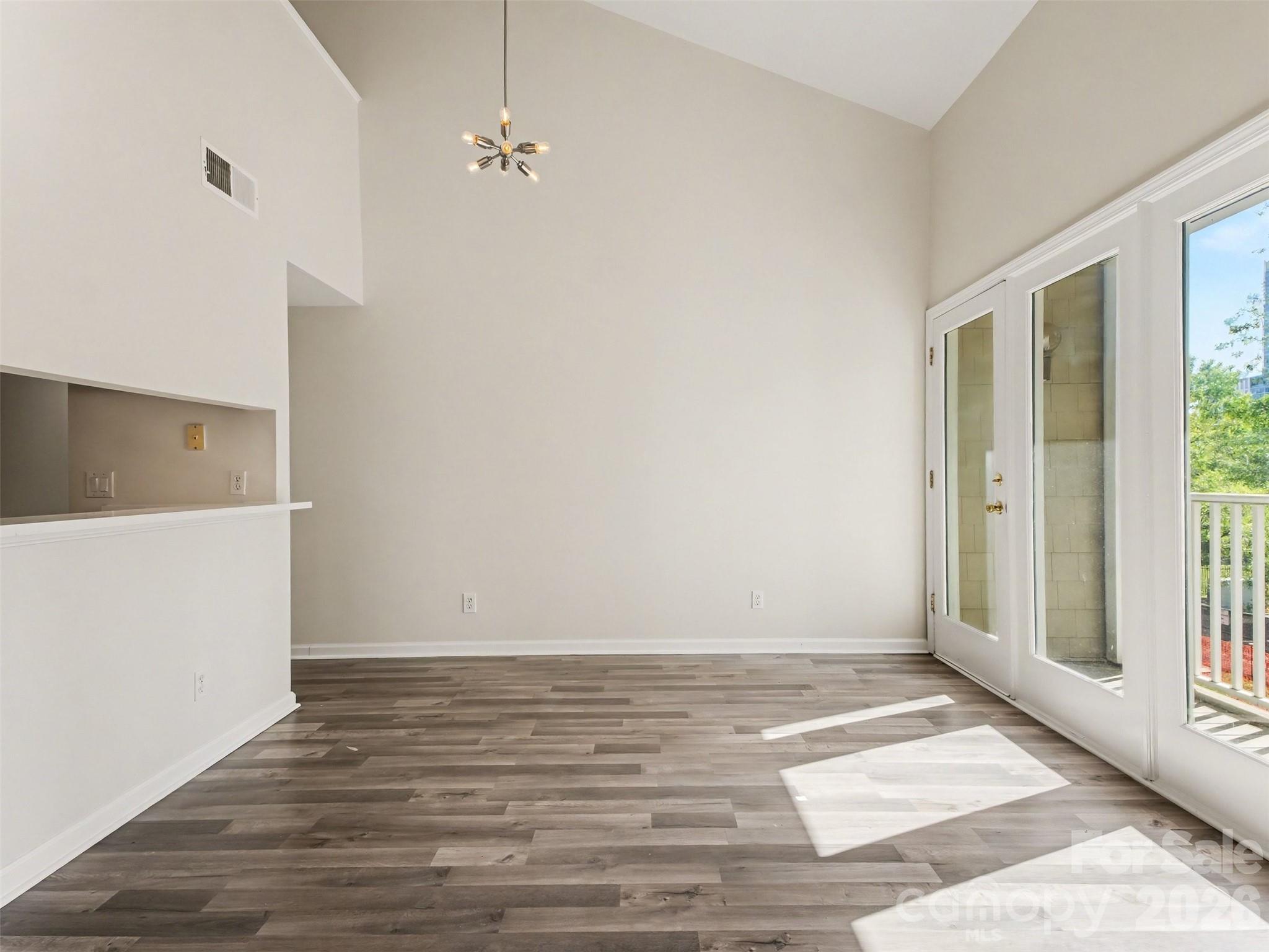 306 S Cedar Street 10