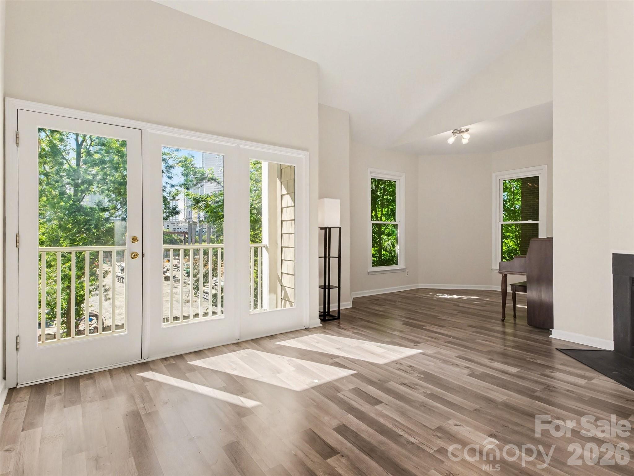 306 S Cedar Street 10