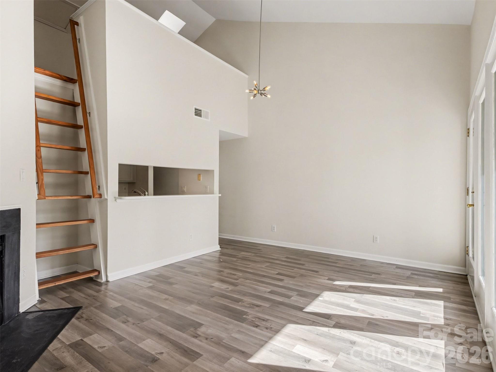 306 S Cedar Street 10