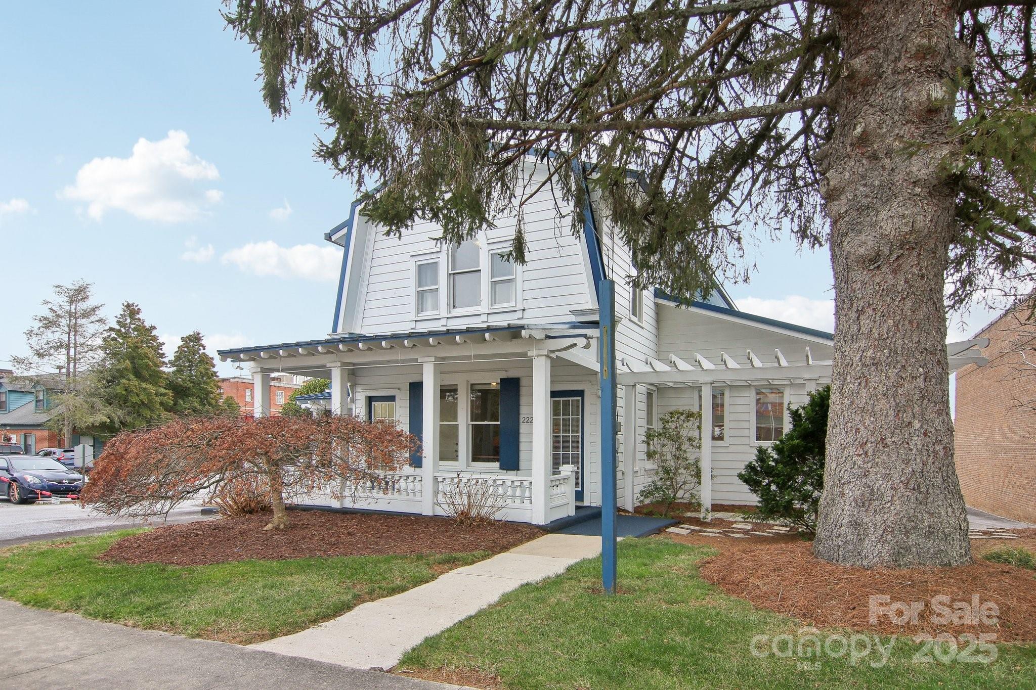 222 3rd Avenue W