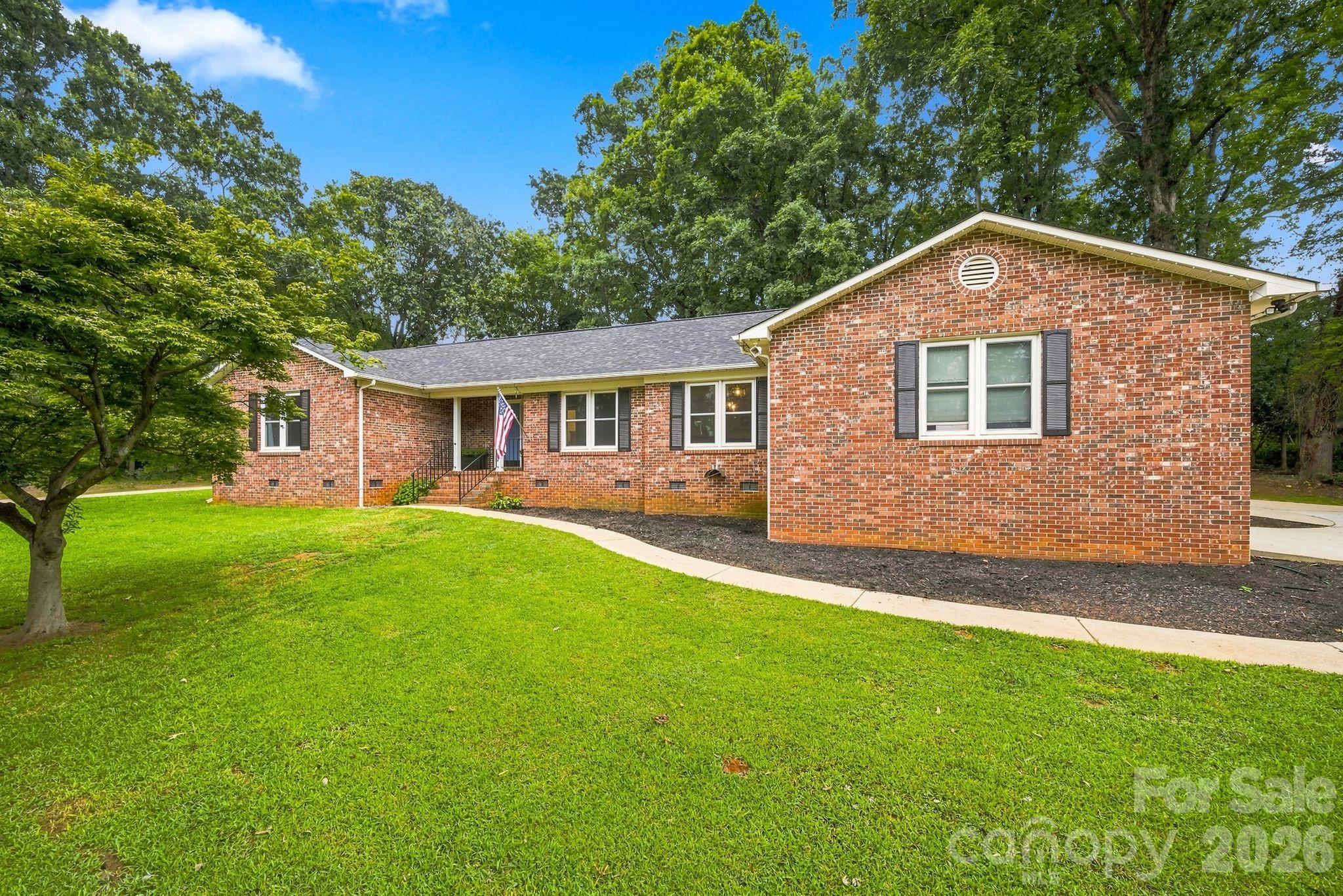 2304 Eden Terrace