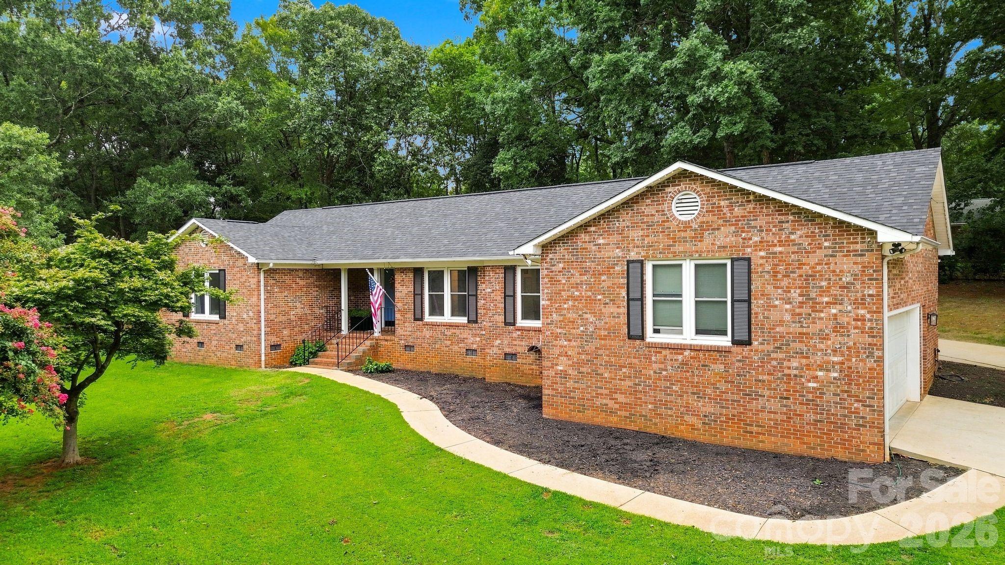 2304 Eden Terrace
