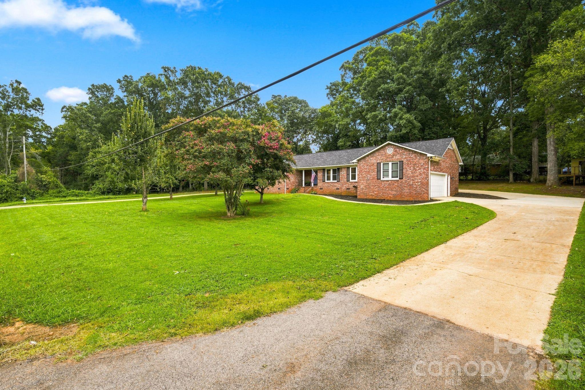 2304 Eden Terrace
