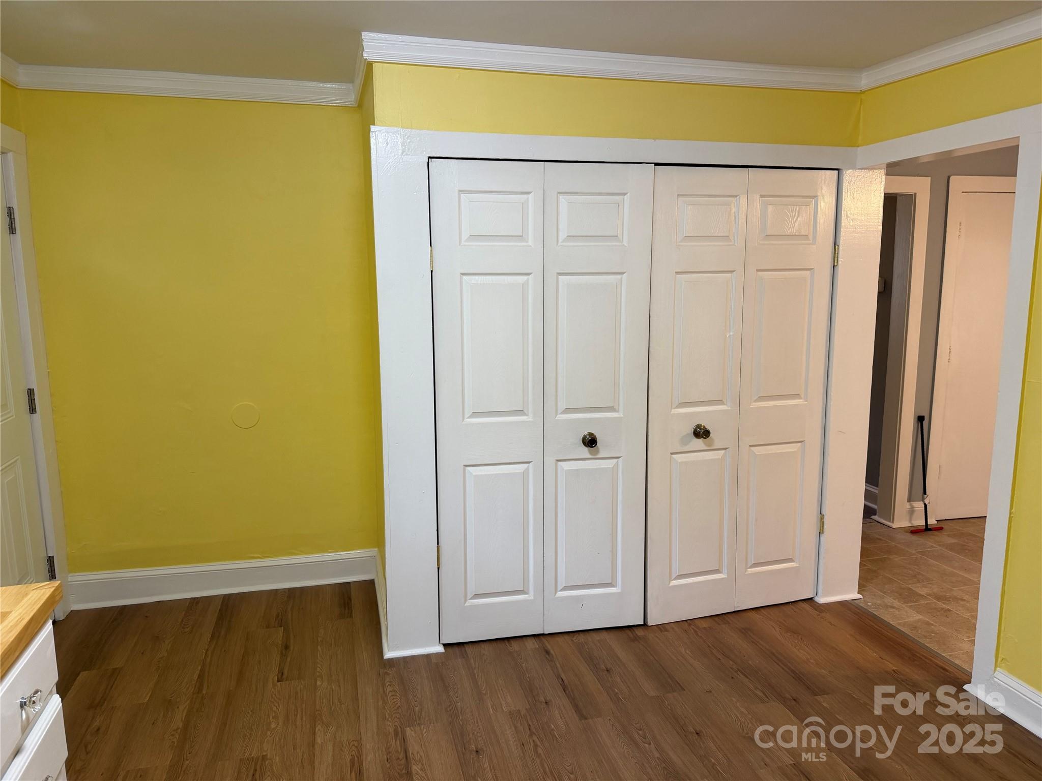 2505 Moreland Street